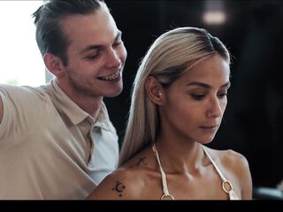 TIME FREEZE - Photographer Fucks Celebrity Yoga Influencer Veronica Leal In Her Mansion