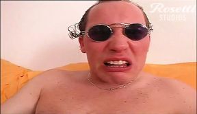 Wiederliche Sau in den Arsch gefickt