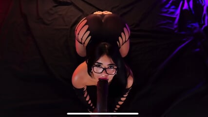 Twerking blowjob on bbc dildo