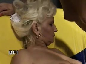 Old Ladies Like to Piss_11