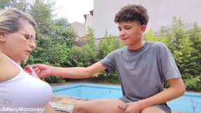 Stepmom Her Pool Her Trapped Puts Two Hands in Her Fisting Ass