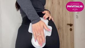 I masturbate in a maxi insert and I'm very wet.