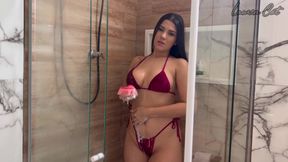 I Entered the Bathroom with This Hot Girl in a Bikini