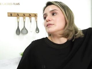 Melanie Caceres's dog screws her most good ally in her kitchen