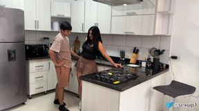 Delicious white ass was resting in my kitchen and I cum in the