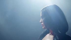 ”The Queen wants Ass Pumping on her Throne - ASAP!”