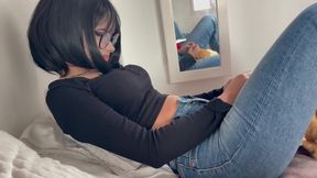 Pretty eGirl takes a messy facial from her nerd hubby