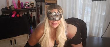 MISTRESS BLONDIE USED BOTH HANDS INSIDE HIS ASSHOLE TO PREPARE HIM