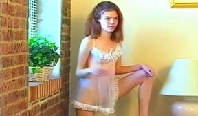 gorgeous redhead slut taking a piss