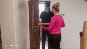 Pizza delivery guy cum on my pizza