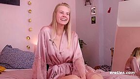 Die Blonde Jolien Spielt Gerne Fuiball Und Steht Auf Sexy Dessous - Teen 18+ Solo With German Blonde Chick