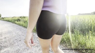 Flashing my big ass and piss!