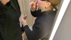 Almost caught by an employee - risky blowjob in the changing room
