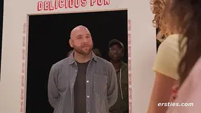 Swipe right for hot Tinder hookups