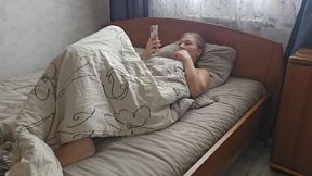 Morning porn viewing ended in a sweet orgasm