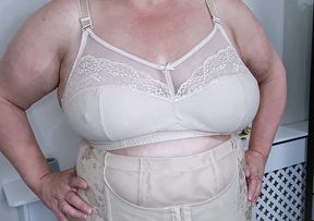 If StepMom posed for you like this would you fuck her hard with your hard cock and fill her hairy cunt