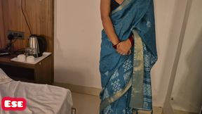 Aunty Called His Neighbour's Son for the Back Massage and Got fucked hard by the naughty Boy