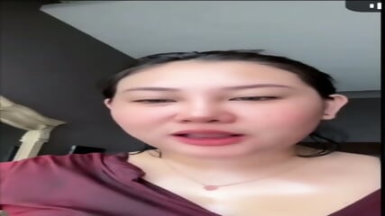 Dewi Efika cum-on-face