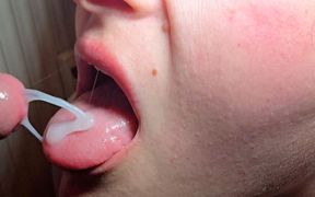 Close up Blowjob - Every Drop on the Tongue Awakens a New Fire in Her