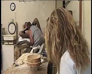 La boulangere salope de mere en fille