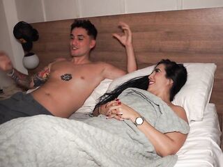 Big-bootied stepmom ends up in the same couch with her stepson after a hotel mix-up