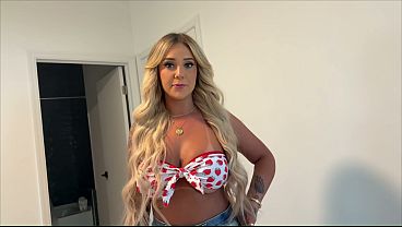 Curvy stepsister Kali Roses enjoys a sloppy blowjob and rough rodeo