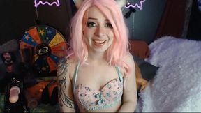 Petite blonde kitty Evie using a fuck machine