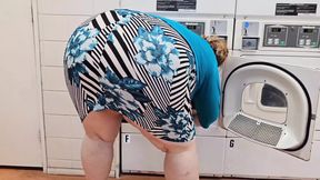 I Let the Maintenance Guy See My Legs and He Got Very Horny and Filled My Pussy With His Cum