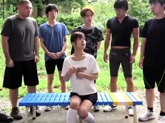 the female assistant to the bicycle racing team