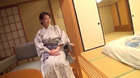 Eli's Wild Affair: Brunette MILF Sucks Cock Al Fresco