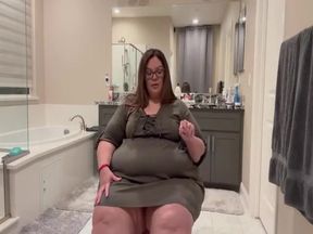 Plump Paradise First Weigh in! (sd-wmv)