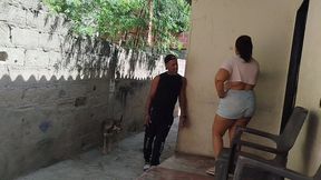 Unfaithful wife! She seduces her neighbor with her ass so he ends up fucking her and leaving her full of cum while she is home alone