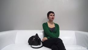 Amateur girl with short hair fucks at casting