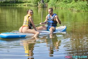 Stepbro catches big wave in stepsister's pussy