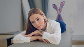 Arina Fox - Cum On My Feet And Ill Tell The Director Everything! Nylon, Heels, Footjob