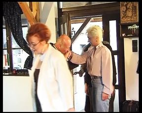 Da kommt der Nuttenbus angerollt Hardcore Sex in Gotteshaus