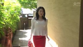 Three-Way MILF Lesbo Fest in Tokyo's Hairy Paradise