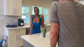 Raven Swallowz’s Ebony Milf Heat in a Workout Passion