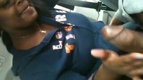Mature black colleague giving me a nice quick blowjob in the car