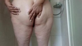 Ass worship with piss Big ass you can admire my fat ass...