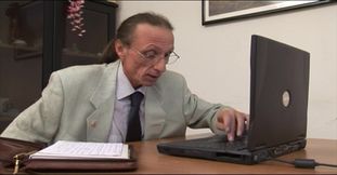 Slutty Secretary Satisfy the Craving for Pussy of Her Dirty Boss