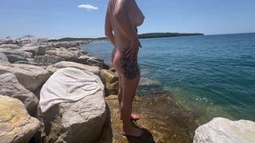 Italian Girl Masturbates In Public On The Beach And Squirts Hard Real Girl Solo