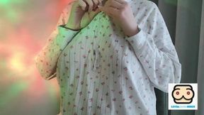 Amateur MILF with saggy big boobs shows off nipples