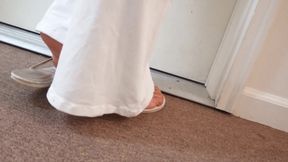 Beautifull smelly feet and big teos 4 dirty flip-flop