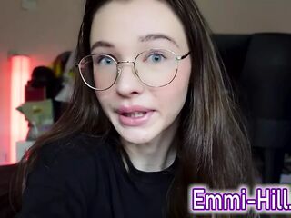 18 yo very skinny Girl extrem squirt small tits xxl Labia