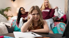 ”Alma Step-Mater - Dana Vespoli, Coco Lovelock, Charlie Forde”