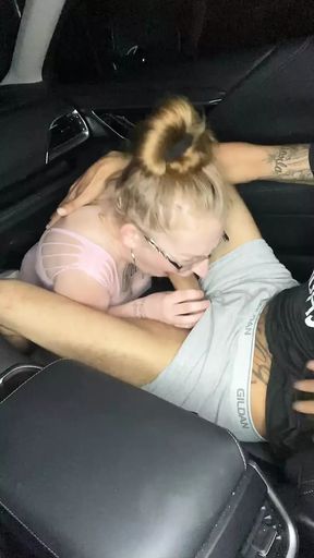 Amazing blowjob in the car from sexy babe