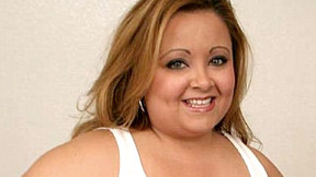 ”Extra Large Vixen Vivian Banged on the Sofa”