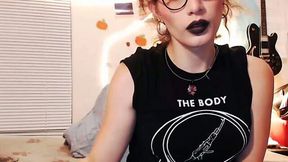 This webcam model would have been straight 10 if she had bigger boobs