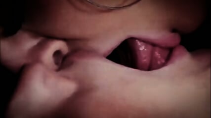 AYEAUXXX - I KISSED A GIRL PMV